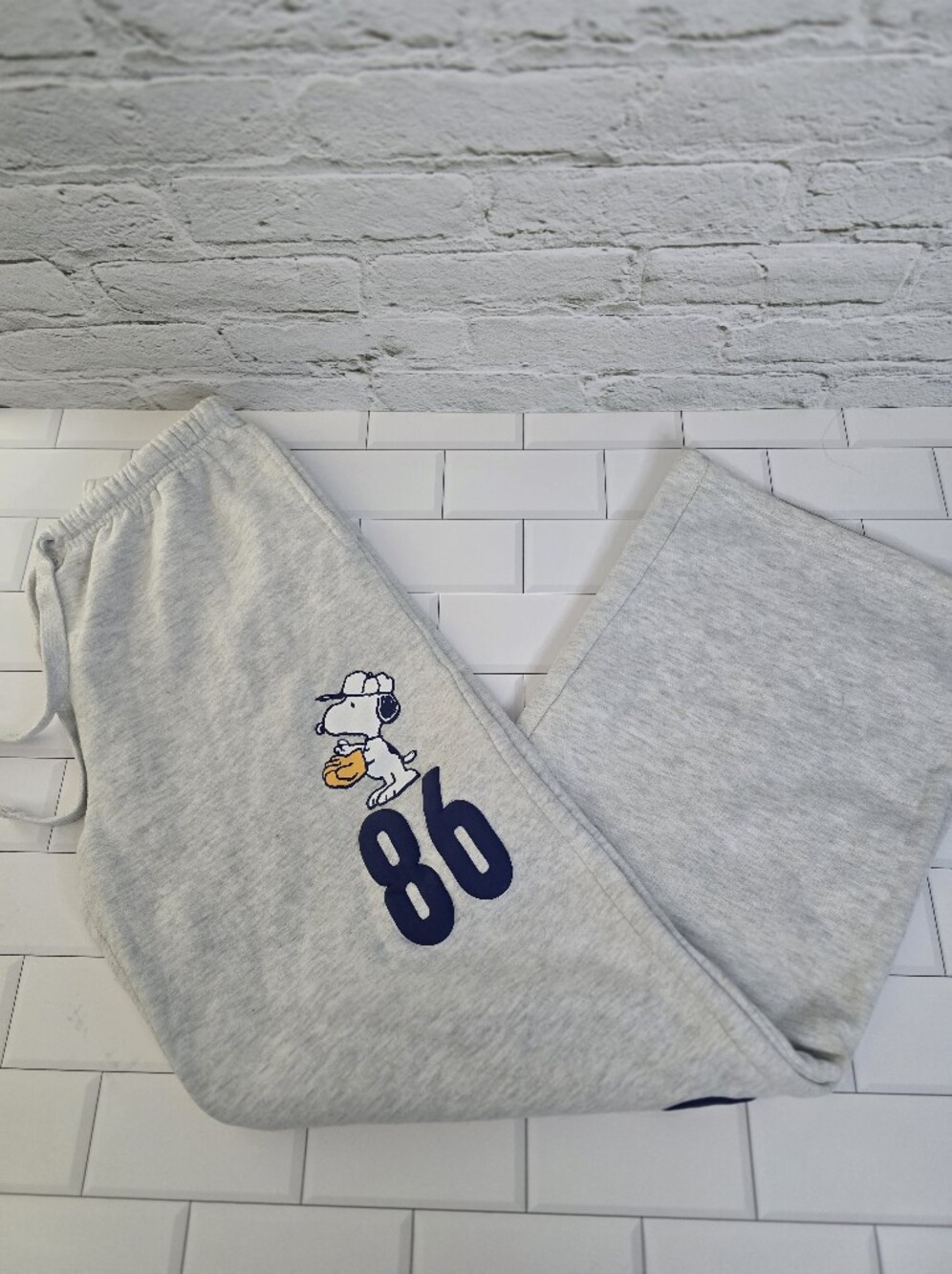 Peanuts Light Gray Joggers with Navy '86' and Snoopy Sz S